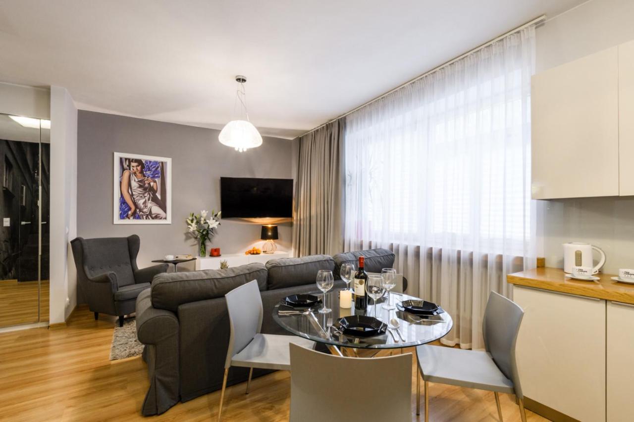 Nr 1 Europa22 Centrum Apartment Old Town Warsaw Stare Miasto Historyczna Kamienica Umiejscowiona W Zabytkowej Czesci Warszawy Obok Parku Multimedialnego I Barbakanu Parking 24H Sniadanie Opcjonaln Breakfast Optional Check In From 14 Pm Parter Ground Exterior foto