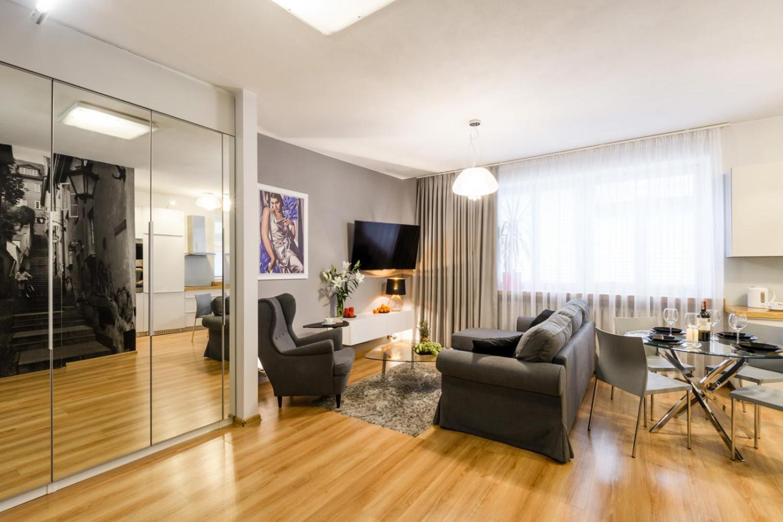 Nr 1 Europa22 Centrum Apartment Old Town Warsaw Stare Miasto Historyczna Kamienica Umiejscowiona W Zabytkowej Czesci Warszawy Obok Parku Multimedialnego I Barbakanu Parking 24H Sniadanie Opcjonaln Breakfast Optional Check In From 14 Pm Parter Ground Exterior foto