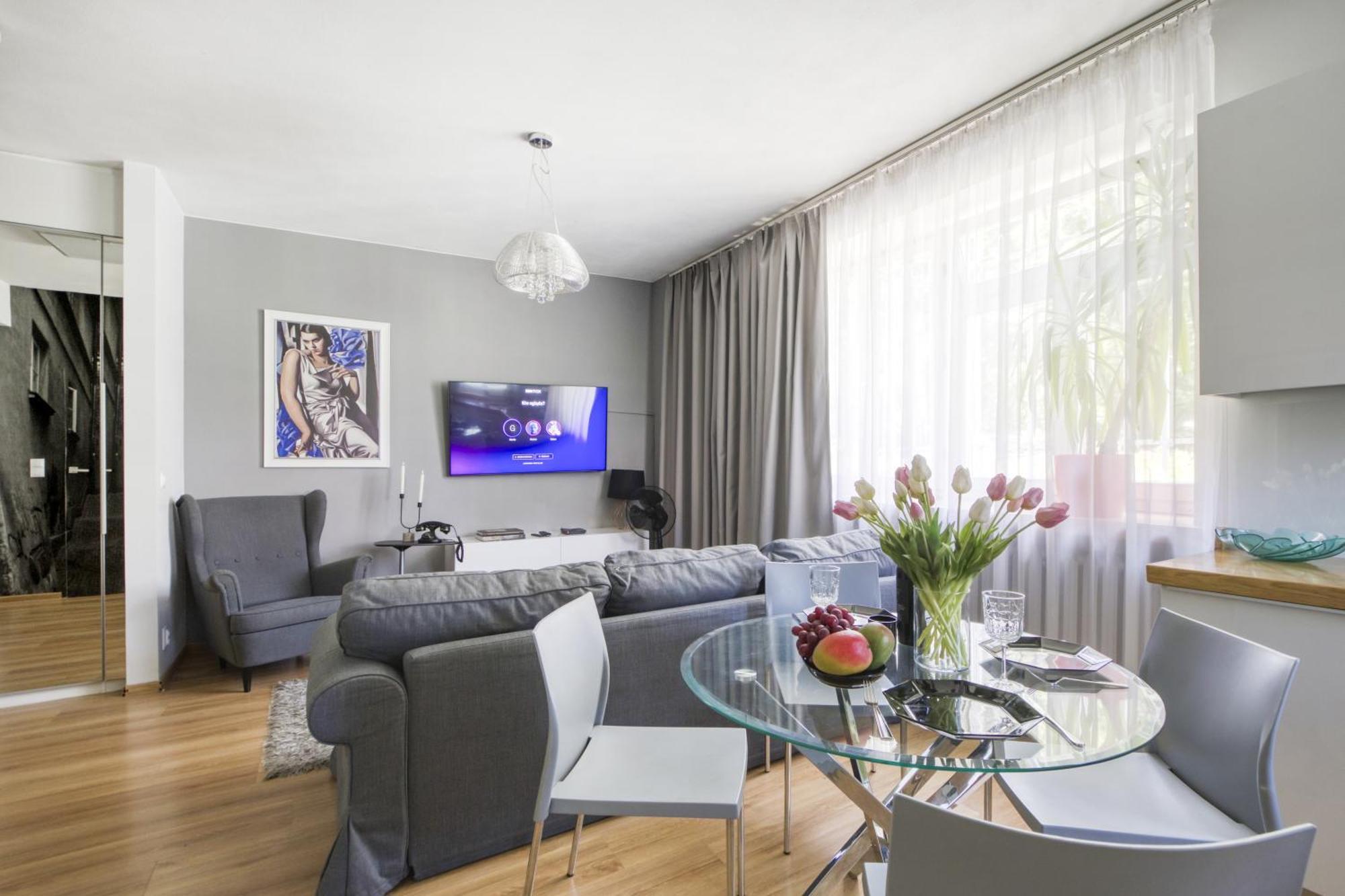 Nr 1 Europa22 Centrum Apartment Old Town Warsaw Stare Miasto Historyczna Kamienica Umiejscowiona W Zabytkowej Czesci Warszawy Obok Parku Multimedialnego I Barbakanu Parking 24H Sniadanie Opcjonaln Breakfast Optional Check In From 14 Pm Parter Ground Exterior foto