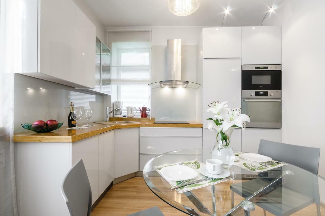 Nr 1 Europa22 Centrum Apartment Old Town Warsaw Stare Miasto Historyczna Kamienica Umiejscowiona W Zabytkowej Czesci Warszawy Obok Parku Multimedialnego I Barbakanu Parking 24H Sniadanie Opcjonaln Breakfast Optional Check In From 14 Pm Parter Ground Exterior foto