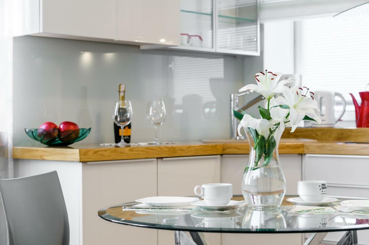 Nr 1 Europa22 Centrum Apartment Old Town Warsaw Stare Miasto Historyczna Kamienica Umiejscowiona W Zabytkowej Czesci Warszawy Obok Parku Multimedialnego I Barbakanu Parking 24H Sniadanie Opcjonaln Breakfast Optional Check In From 14 Pm Parter Ground Exterior foto