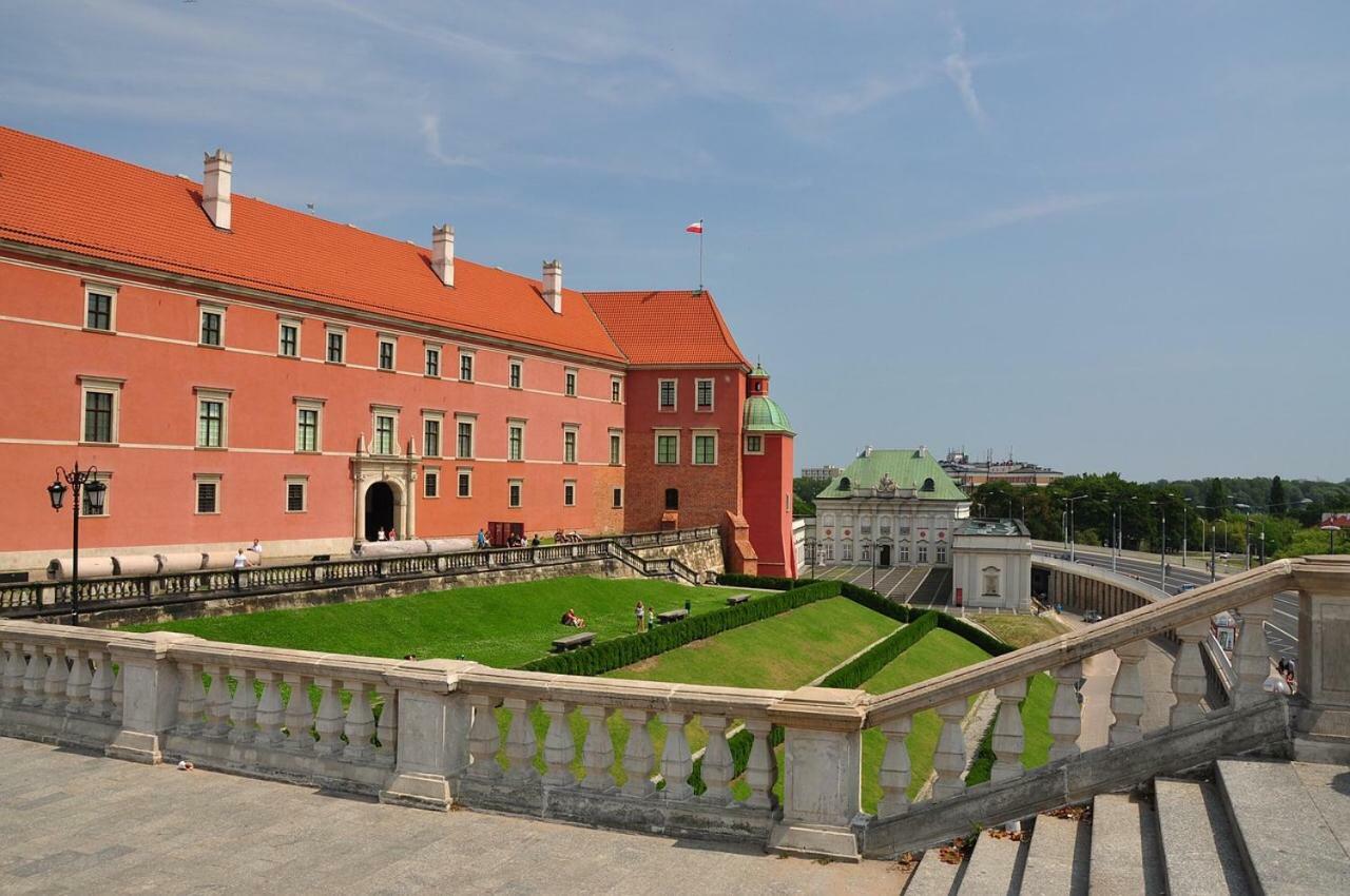 Nr 1 Europa22 Centrum Apartment Old Town Warsaw Stare Miasto Historyczna Kamienica Umiejscowiona W Zabytkowej Czesci Warszawy Obok Parku Multimedialnego I Barbakanu Parking 24H Sniadanie Opcjonaln Breakfast Optional Check In From 14 Pm Parter Ground Exterior foto